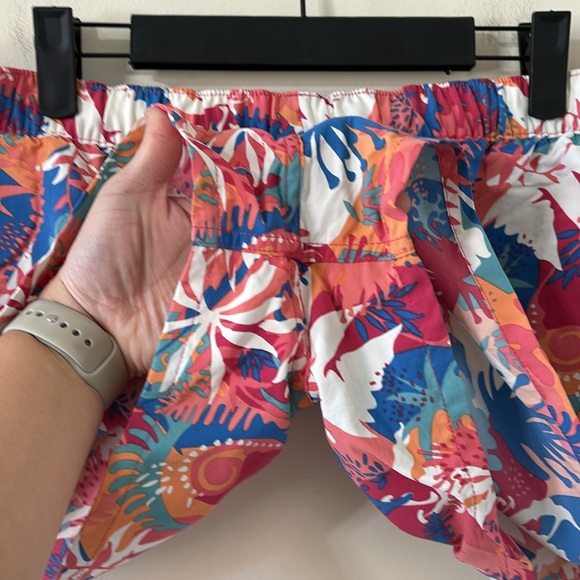 Patagonia Women’s Barely Baggies 2.5” Shorts Wild Waratah Reef Pink Size XL - Picture 8 of 9